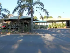 Lake Forbes Motel