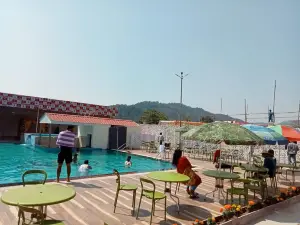 Midwaay Resort Patratu