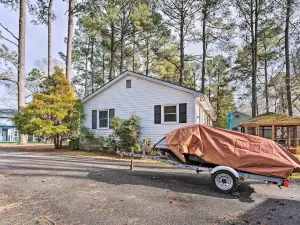 Bright Reedville Abode w/ Dock on Whays Creek!