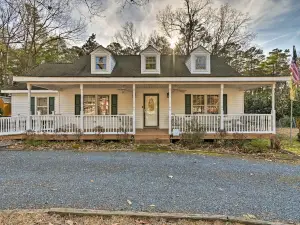 Aberdeen Family Home w/ Fire Pit & Deck