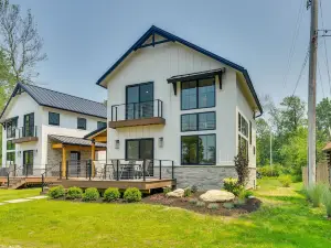 Modern Lake Ontario Escape w/ Beach Access!