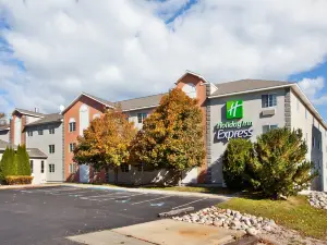 Holiday Inn Express ST. Ignace-Lake Front