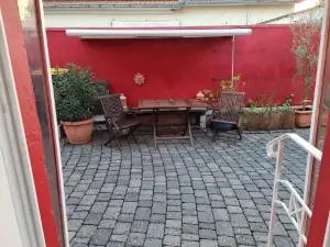 Schönste Lage am Rhein, Behagliches Haus Mit Kamin.
