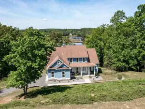 Riverfront Retreat - sunset views on 9+ acres, kayaks