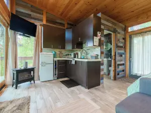 2-Person Romantic Treehouse Getaway in Hocking Hills, Ohio