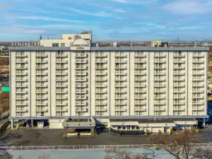 DoubleTree by Hilton New York JFK Airport