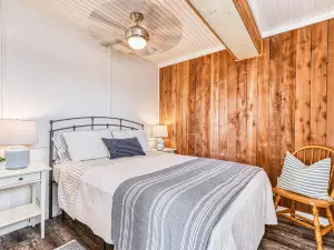 Seaside Serenity - Unit 2 Point Roberts House