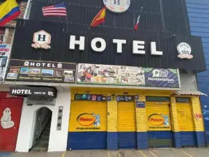 Hotel Punto 100