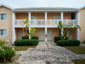 "Gorgeous and Open" 2 Bedroom / 2 Bath Villa