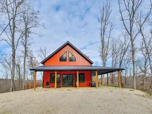 Hike & Climb: Pet-Friendly Red River Gorge Cabin!