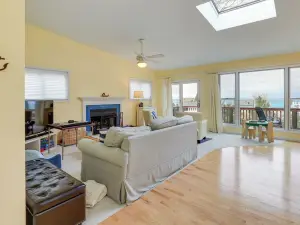 Family Friendly Mears Cottage - Walk to the Beach!