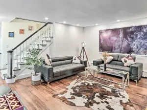Upscale Waterbury Retreat w/ Indoor Hot Tub!