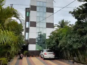烏蘭伊斯拉姆普爾沙利馬爾行政酒店
