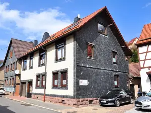 Barrier-Free, Modern Apartment with Terrace at The Foot of Hallenburg Castle