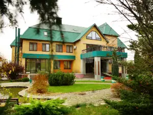 Gostinichno-Razvlekatelnyij Kompleks Kontinent Hotel
