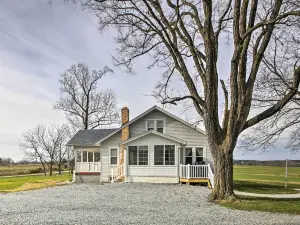 Farm-Style Ste. Genevieve Retreat w/ Fire Pit!