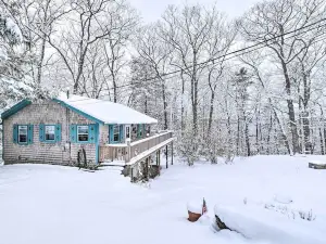 Cozy Waterfront Cottage on Montsweag Bay!