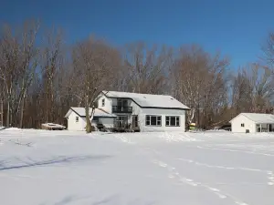 Beautiful Home on The Oconto River