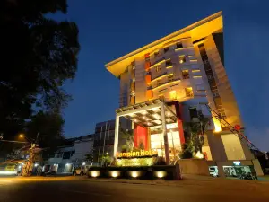 Lampion Hotel Solo