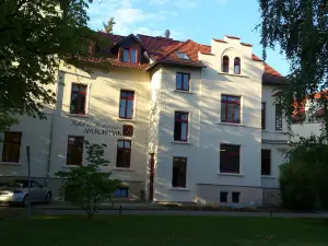 โรงแรมอัม คัวร์พาร์ค แบด ซาลเซลเมน