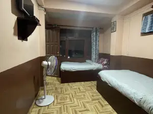 Nirvaan Guest House (Hotel Bibidh)