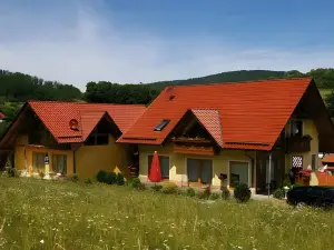 Landhaus Talblick- Boutique B&B-Pension-Gästehaus