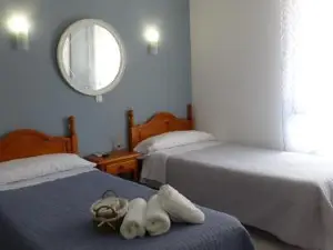 Hostal Candeleda