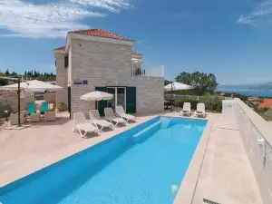 Stunning Home in Postira with 3 Bedrooms, Wifi and Outdoor Swimming Pool