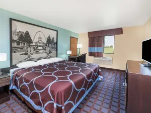 Super 8 by Wyndham Okawville