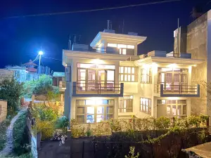 Namuna Homestay (White House)