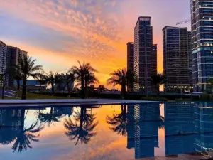 Suzon-Luxurious Apartment at Lumiere Boulevard VGP
