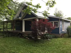 Country Cottage Hideaway near Lynchburg