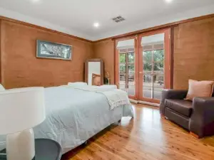 Little Bunda Cottage - Charming Mudbrick Stay
