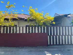 Radex Place Staycation, 2BR House- Dahican beach