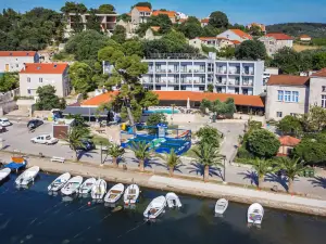 Hotel Lumbarda