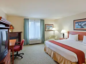 Triple Play Resort Hotel & Suites