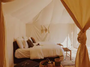 Umnya Dune Camp