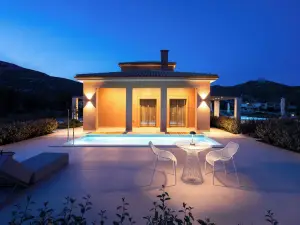 Reveli Suites