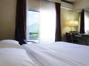 Jhoanie Hotel