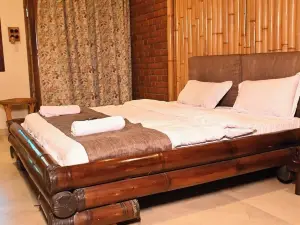 Bamboo and Bricks Resort, Panshet