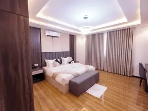 MidTown Majestic Garden Resort