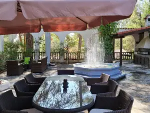Charming Villa in Moniatis, Cyprus - Private Pool & Garden
