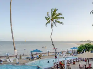 Sai Rock Beach Hotel & Spa