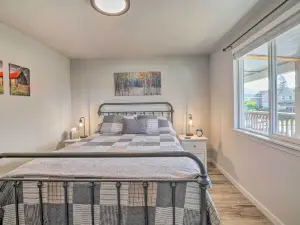 Bright Buckley Apartment in the Heart of Town