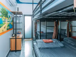 Green Riverside Cosy Home