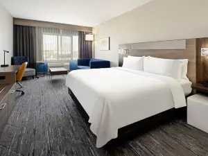 Holiday Inn Express & Suites Palm Desert - Millennium