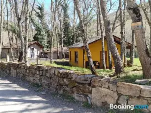 Cabañas Bungalow Albergue Camping Valle do Seo