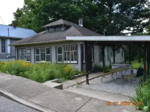 Bungalow in Bloom