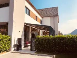 Na Vasi Restavracija in prenočišča