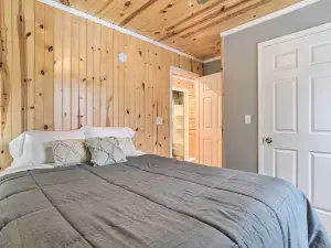 Cozy Elmira Cabin ~ 23 Mi to Boyne Mountain Resort